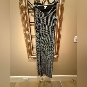 Chico’s Black/White Summer Maxi. Cool and stretchy.Size 0 Polyester/spandex.